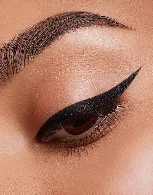 KYLIE gel eyeliner pencil 001 BLACK MATTE