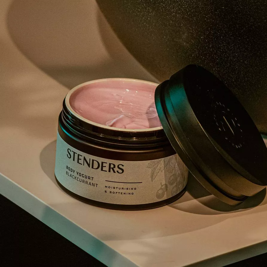 Stenders Body Yogurt Blackcurrant Йогурт для тела Черная смородина 220мл